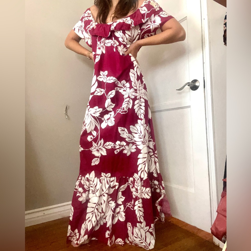 Vintage Hilo Hattie Off Shoulder Maxi Dress